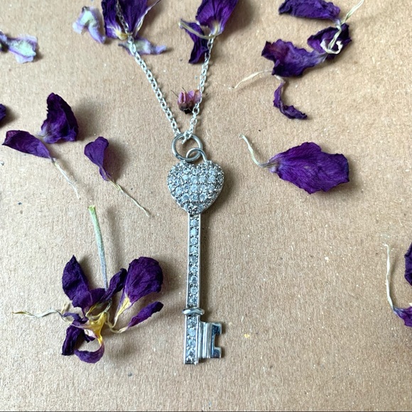 New Heart Key Crystal Sterling Pendant Necklace - Picture 10 of 10